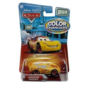 Disney Pixar Cars Color Changers Lightning McQueen Yellow 2009 Mattel T2947 NEW